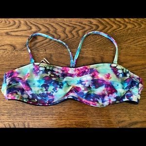 Super cute multi-style Athleta bikini top!